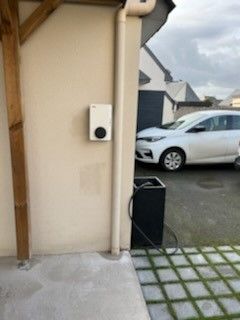 Installation borne électrique ABB Terra AC Wallbox 7 kW à Langueux